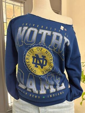 NWT Hollister Oversized Off-the-Shoulder University of Notre Dame Swestshirt